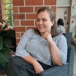 Meet your Posher, Alexis